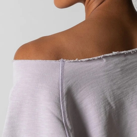 LEALLO Off The Shoulder Pullover - Picture 4 of 5